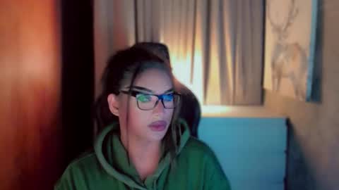 Snapshot of queenarthalia chatting on 6, 3, 2026 ARTHA online show from 6, 3, 2026