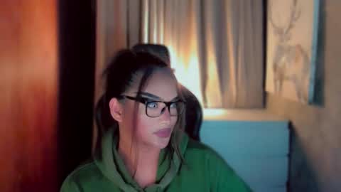 Snapshot of queenarthalia chatting on 7, 3, 2026 ARTHA online show from 7, 3, 2026
