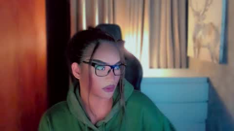 Snapshot of queenarthalia chatting on 26, 3, 2026 ARTHA online show from 26, 3, 2026