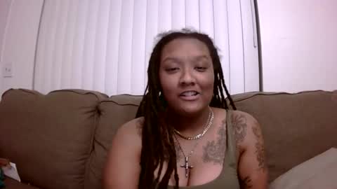 Snapshot of queenchief3x8 chatting on 28, 11, 2025 Queen Chief online show from 28, 11, 2025