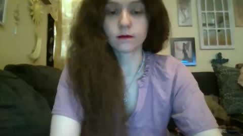 Snapshot of queencrimsonlvx chatting on 12, 4, 2026 queencrimsonlvx online show from 12, 4, 2026