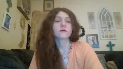 Snapshot of queencrimsonlvx chatting on 24, 4, 2026 queencrimsonlvx online show from 24, 4, 2026