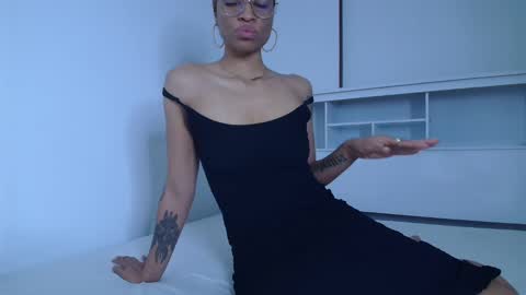 Snapshot of queendom_ing chatting on 20, 1, 2025 Sweet Goddess online show from 20, 1, 2025