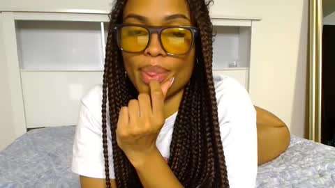 Snapshot of queendom_ing chatting on 13, 11, 2025 Sweet Goddess online show from 13, 11, 2025