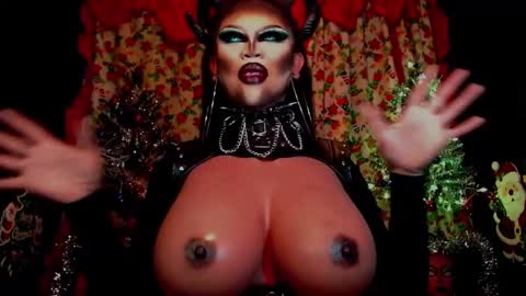 Wanda Luna online show from 8, 12, 2024