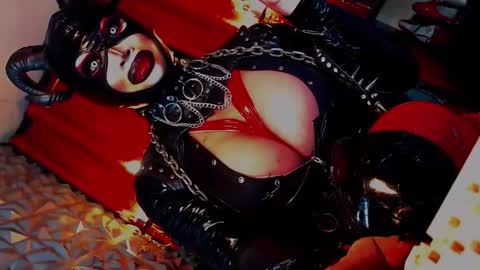 Wanda Luna online show from 9, 9, 2025