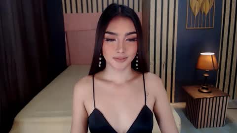 Snapshot of queenemeraldts chatting on 18, 2, 2025 queenemeraldts online show from 18, 2, 2025