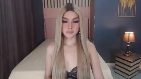 Snapshot of queenemeraldts chatting on 5, 3, 2025 queenemeraldts online show from 5, 3, 2025