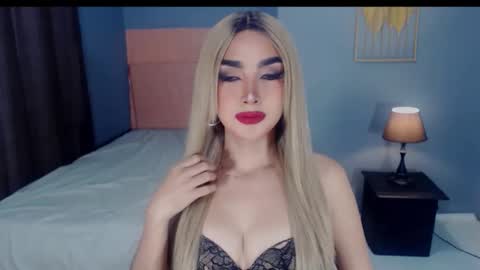 Snapshot of queenemeraldts chatting on 22, 9, 2025 queenemeraldts online show from 22, 9, 2025
