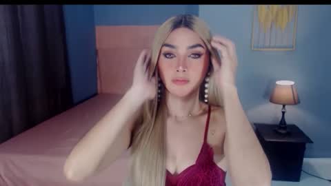 Snapshot of queenemeraldts chatting on 23, 9, 2025 queenemeraldts online show from 23, 9, 2025