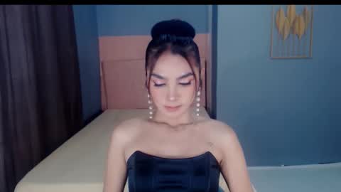 Snapshot of queenemeraldts chatting on 17, 10, 2025 queenemeraldts online show from 17, 10, 2025
