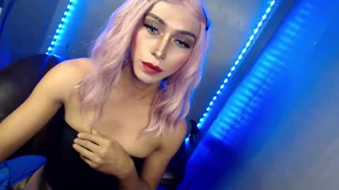 Snapshot of queenfoxylady chatting on 21, 10, 2025 just call me QUEEN and ill be there online show from 21, 10, 2025