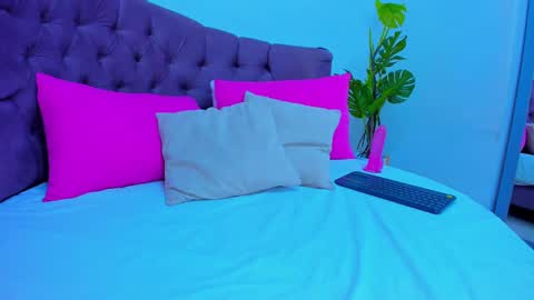 Queen online show from 11, 2, 2025