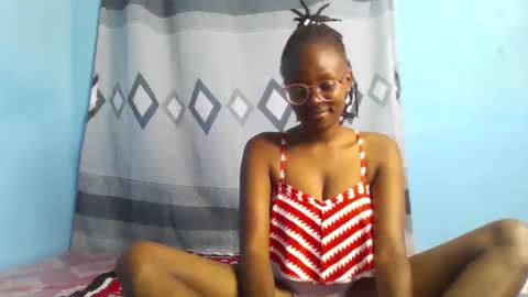 Snapshot of queenmerliz331240 chatting on 8, 2, 2025 queenmerliz331240 online show from 8, 2, 2025