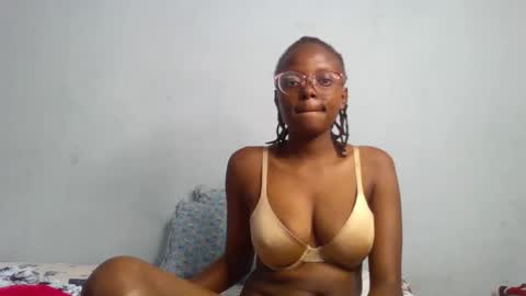 Snapshot of queenmerliz331240 chatting on 14, 2, 2025 queenmerliz331240 online show from 14, 2, 2025