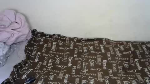 Snapshot of queenmojo_1_1 chatting on 23, 1, 2025 melly online show from 23, 1, 2025