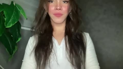 Snapshot of queenn_xxx chatting on 17, 12, 2025 QUEEN online show from 17, 12, 2025