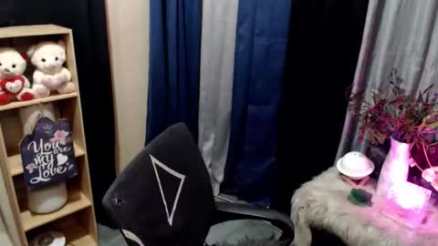 Snapshot of queenofcum169xx chatting on 2, 12, 2025 Mikka online show from 2, 12, 2025