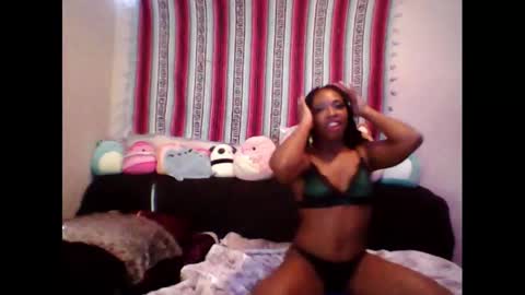 QueenOfHearts online show from 10, 1, 2025