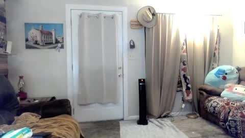 QueenOfHearts online show from 5, 2, 2025