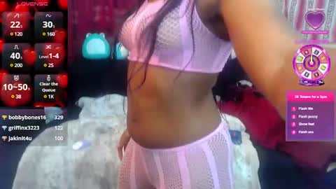 QueenOfHearts online show from 1, 3, 2025