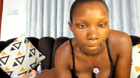 Snapshot of queenoftease5 chatting on 1, 8, 2026 queenoftease5 online show from 1, 8, 2026