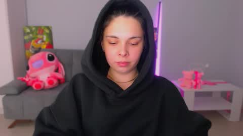 Snapshot of queenofthesense chatting on 13, 10, 2025 Patricia online show from 13, 10, 2025