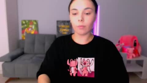 Snapshot of queenofthesense chatting on 13, 11, 2025 Patricia online show from 13, 11, 2025