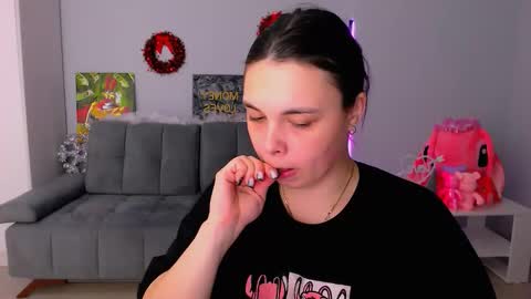 Snapshot of queenofthesense chatting on 24, 11, 2025 Patricia online show from 24, 11, 2025