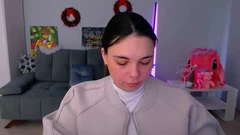 Snapshot of queenofthesense chatting on 4, 12, 2025 Patricia online show from 4, 12, 2025