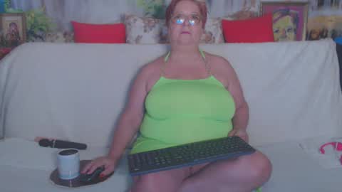QueenPammy online show from 21, 2, 2025