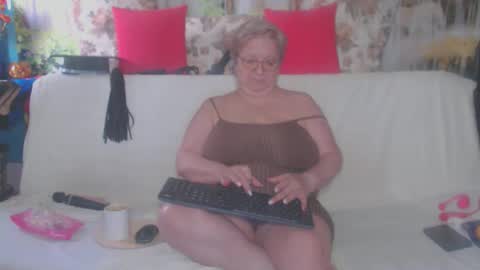 QueenPammy online show from 25, 9, 2025