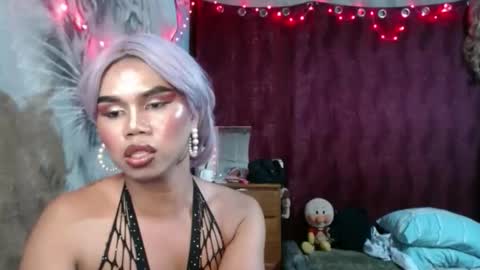 queenpinayebony_xx online show from 8, 5, 2026