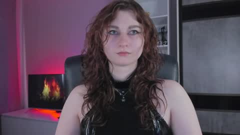 Snapshot of queenrosel chatting on 12, 5, 2026 Rose online show from 12, 5, 2026