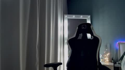 Queensy online show from 8, 2, 2025