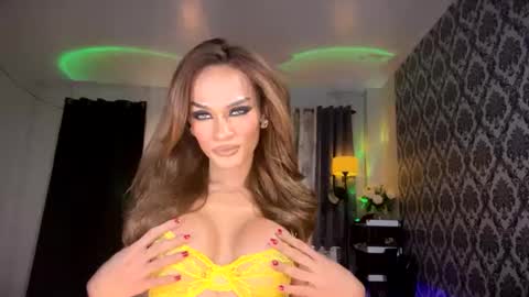 Snapshot of queenvalentinats chatting on 2, 7, 2026 ValentinaMoone online show from 2, 7, 2026