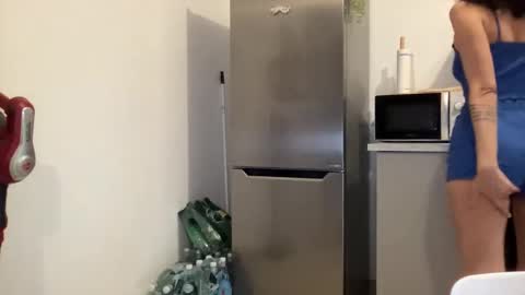 Quinnyelena online show from 12, 2, 2025