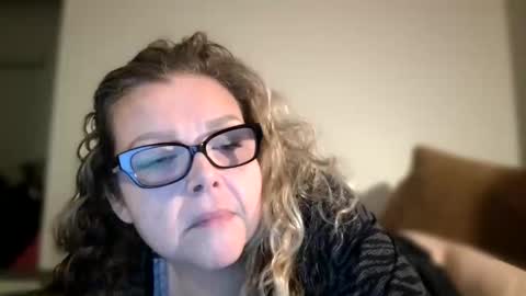 Snapshot of quirkycacti chatting on 30, 5, 2026 Pistol Fannie online show from 30, 5, 2026