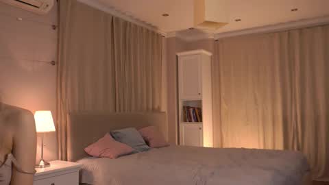 Snapshot of qwelbi chatting on 5, 12, 2025 kiri online show from 5, 12, 2025