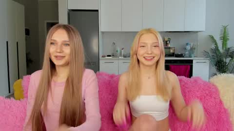 Snapshot of qwoopa chatting on 2, 4, 2026 Leya online show from 2, 4, 2026