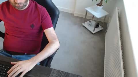 Snapshot of r_a_r_e chatting on 21, 11, 2025 Rare online show from 21, 11, 2025