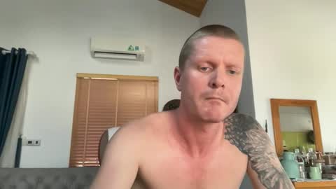 rabbit_eyes69 online show from 4, 3, 2026