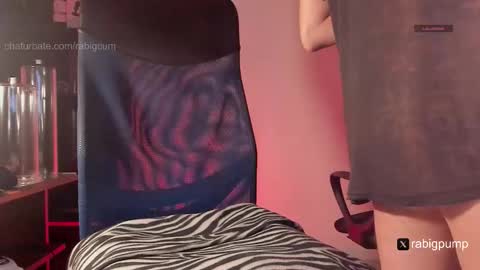 Snapshot of rabigcum chatting on 9, 10, 2025 Rabigpump online show from 9, 10, 2025