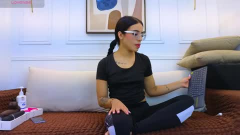 Rachel Donnelly online show from 31, 3, 2026