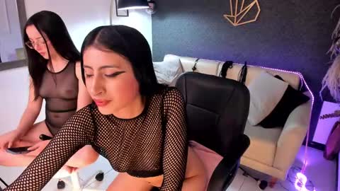 Snapshot of rachel_es chatting on 13, 12, 2024 RACHEL ES online show from 13, 12, 2024