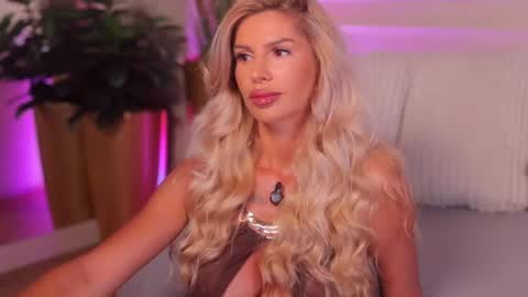 rachel_quinn_ online show from 9, 7, 2026