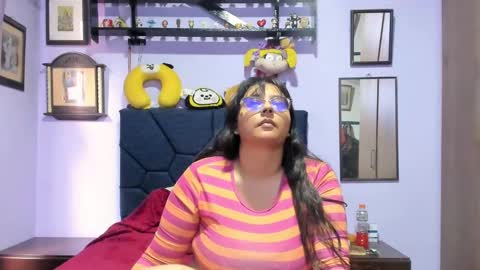 racheljames28 online show from 11, 11, 2025