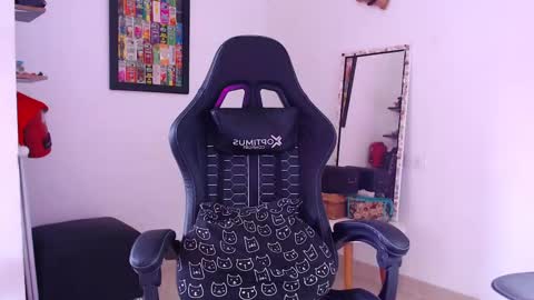 Snapshot of rachell_420 chatting on 13, 11, 2025 rachell_420 online show from 13, 11, 2025