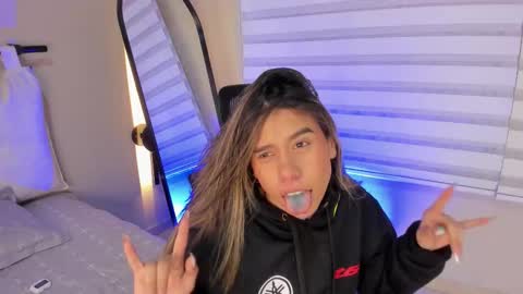 Snapshot of rachell_criss chatting on 26, 11, 2025 Rachell online show from 26, 11, 2025