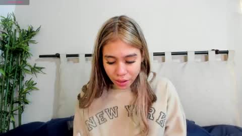 Snapshot of rachell_criss chatting on 30, 4, 2026 Rachell online show from 30, 4, 2026